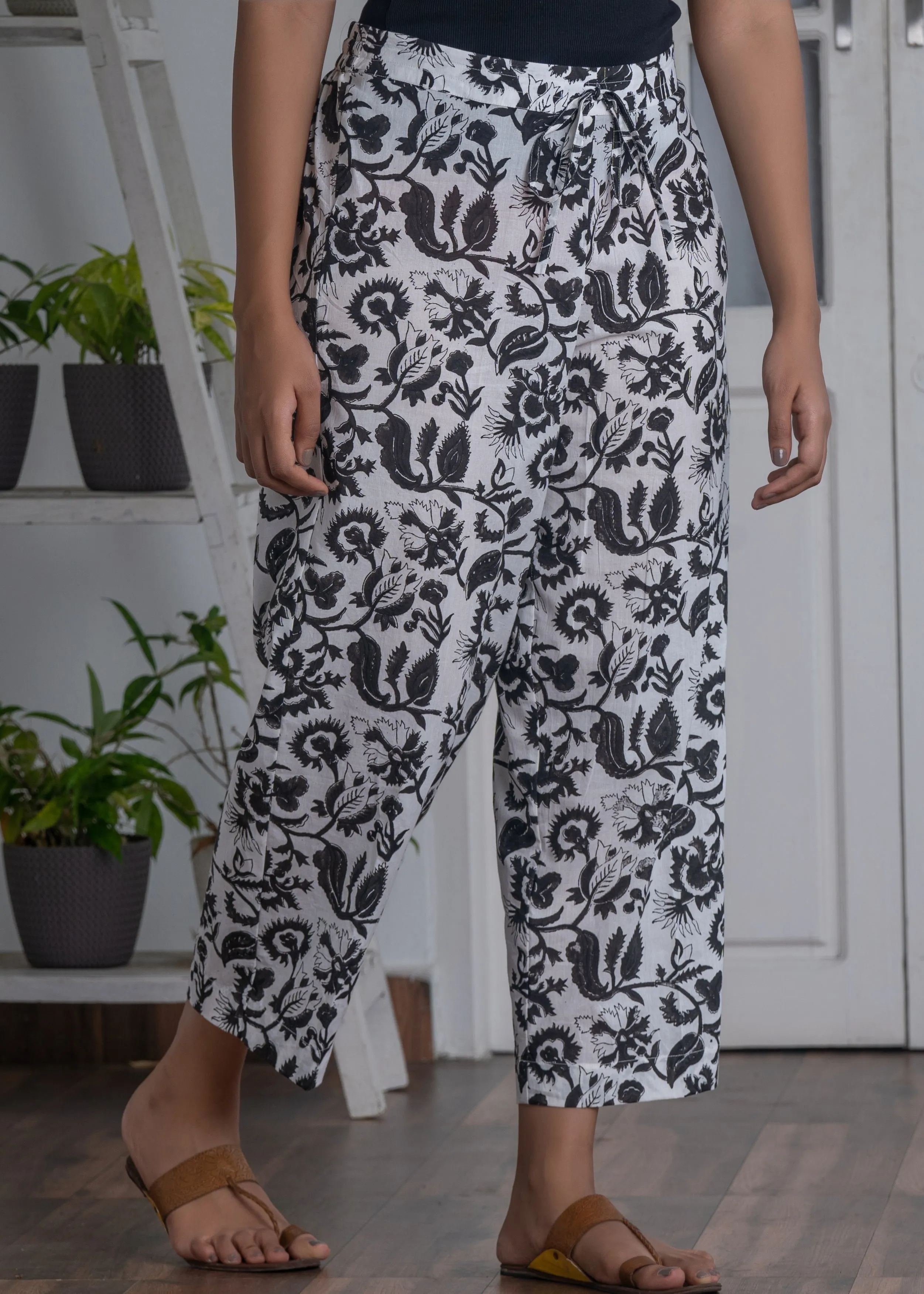 Black & White Hand-blocked Parallel Bottom