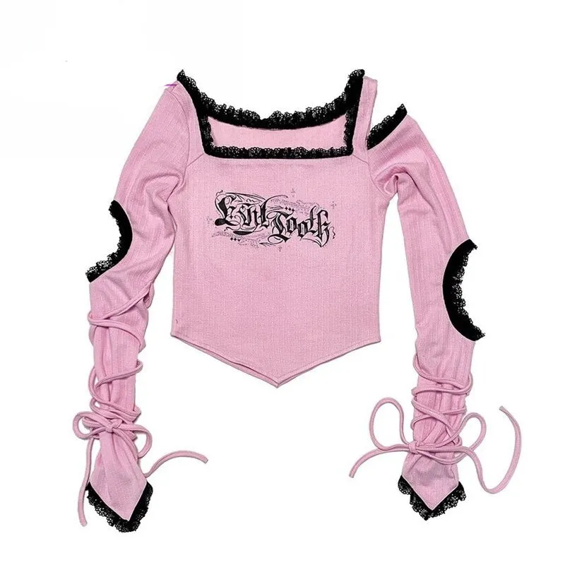 Crop Top rosa e-girl mit Gothic-Buchstaben-Print Finishing Spitze