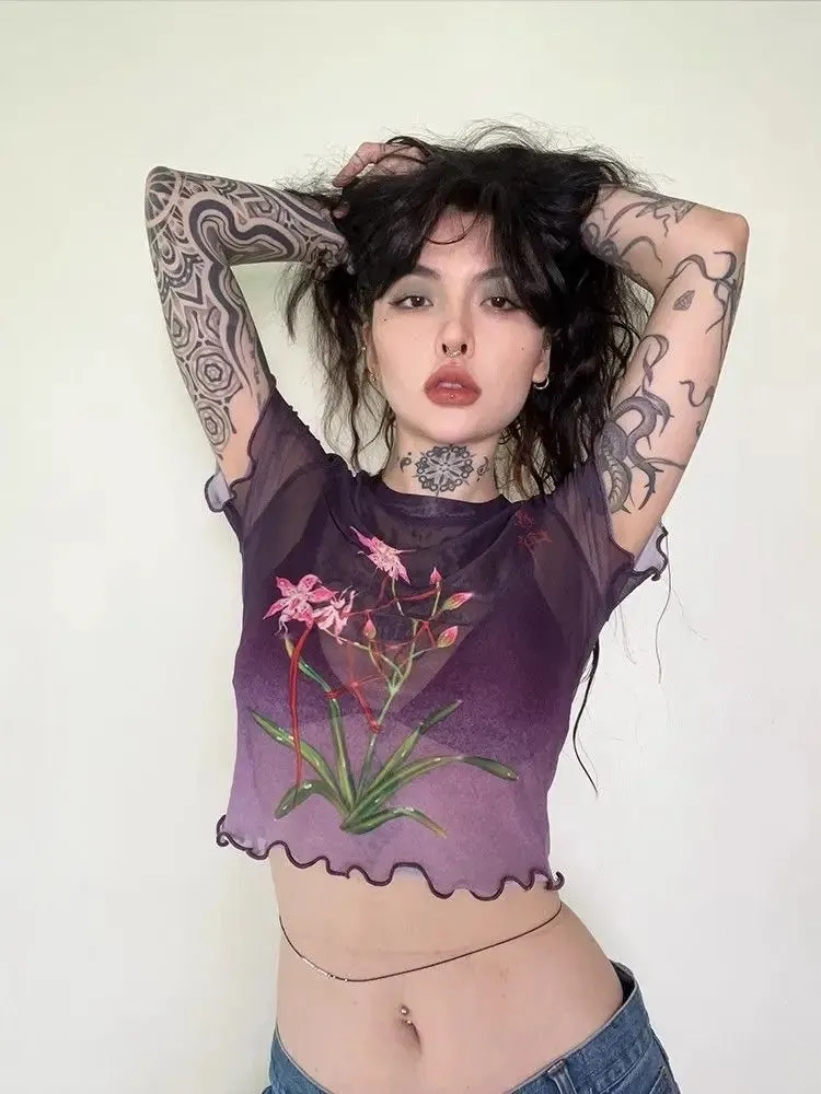 E-girl Crop Top in Lila mit Mesh und Blumenprint