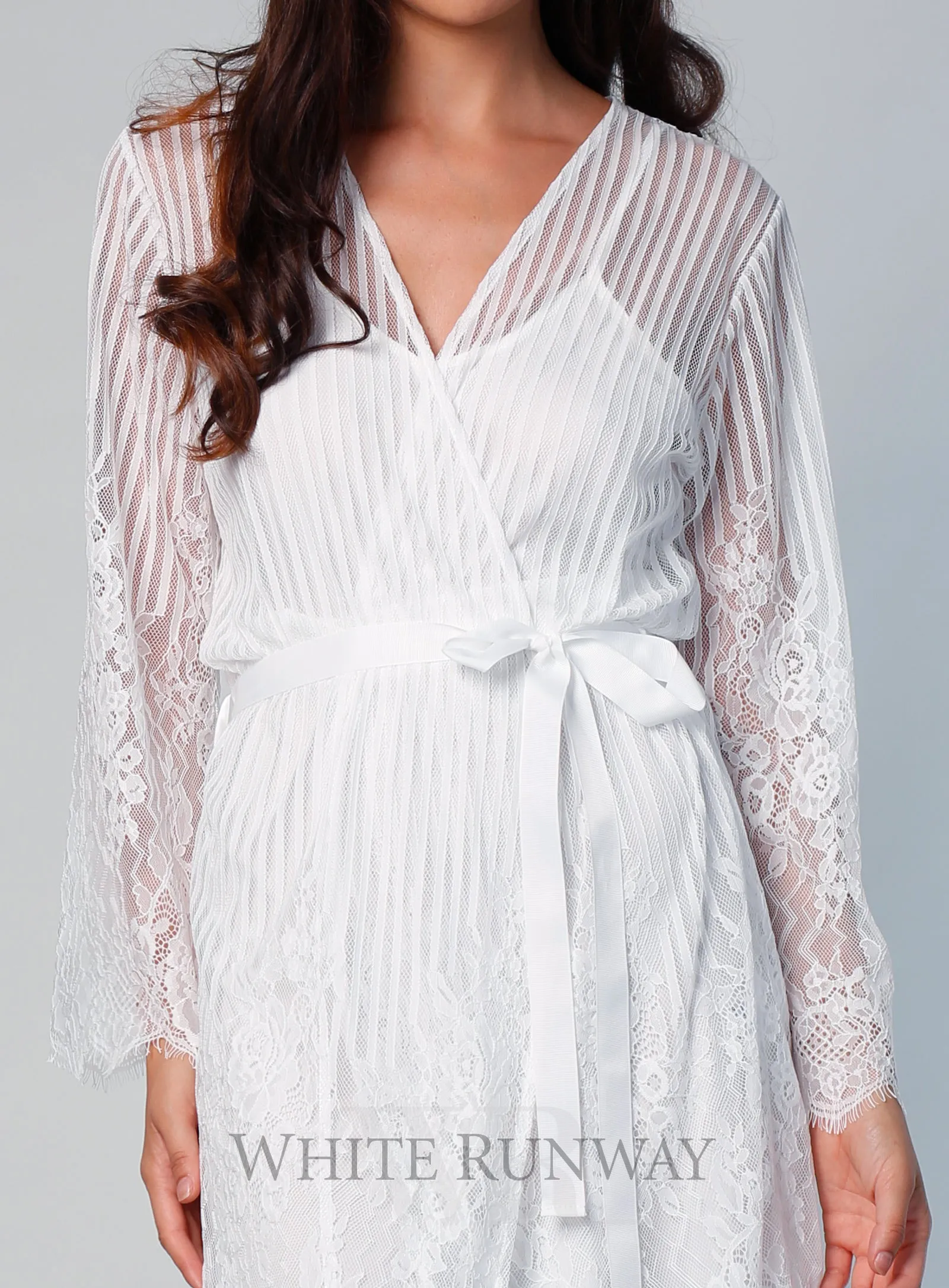 Orleans Short Lace Stripe Robe